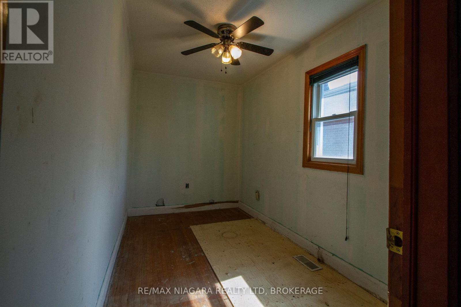 Photo 13 of 8 Kirk Street, St Catharines ON