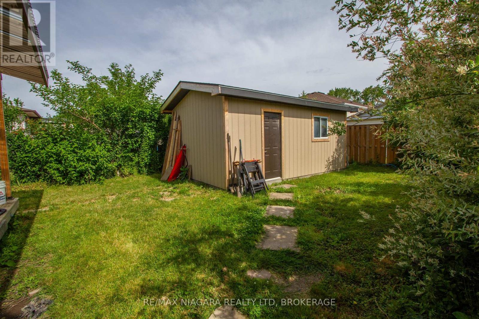 Photo 17 of 8 Kirk Street, St Catharines ON