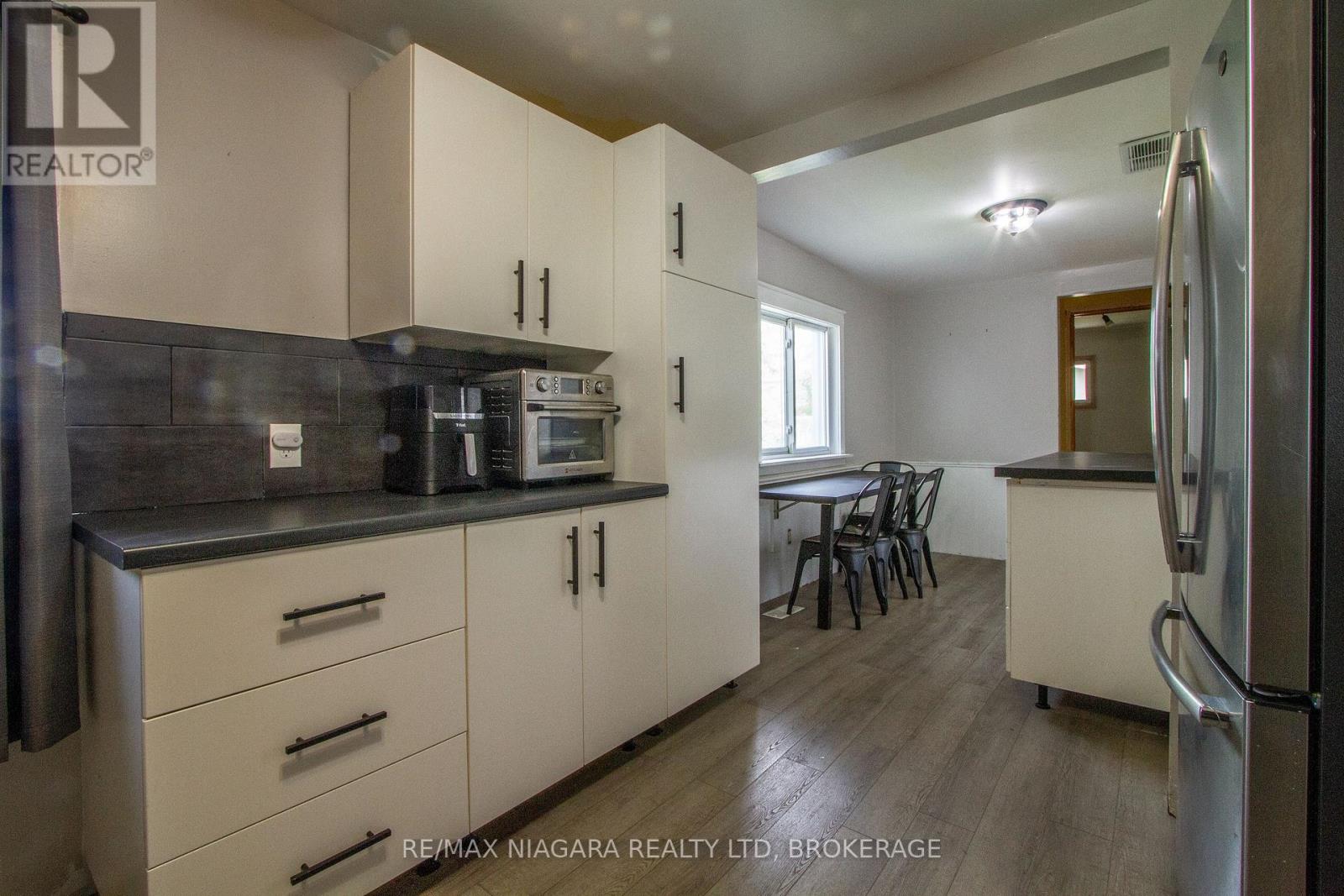 Photo 20 of 8 Kirk Street, St Catharines ON