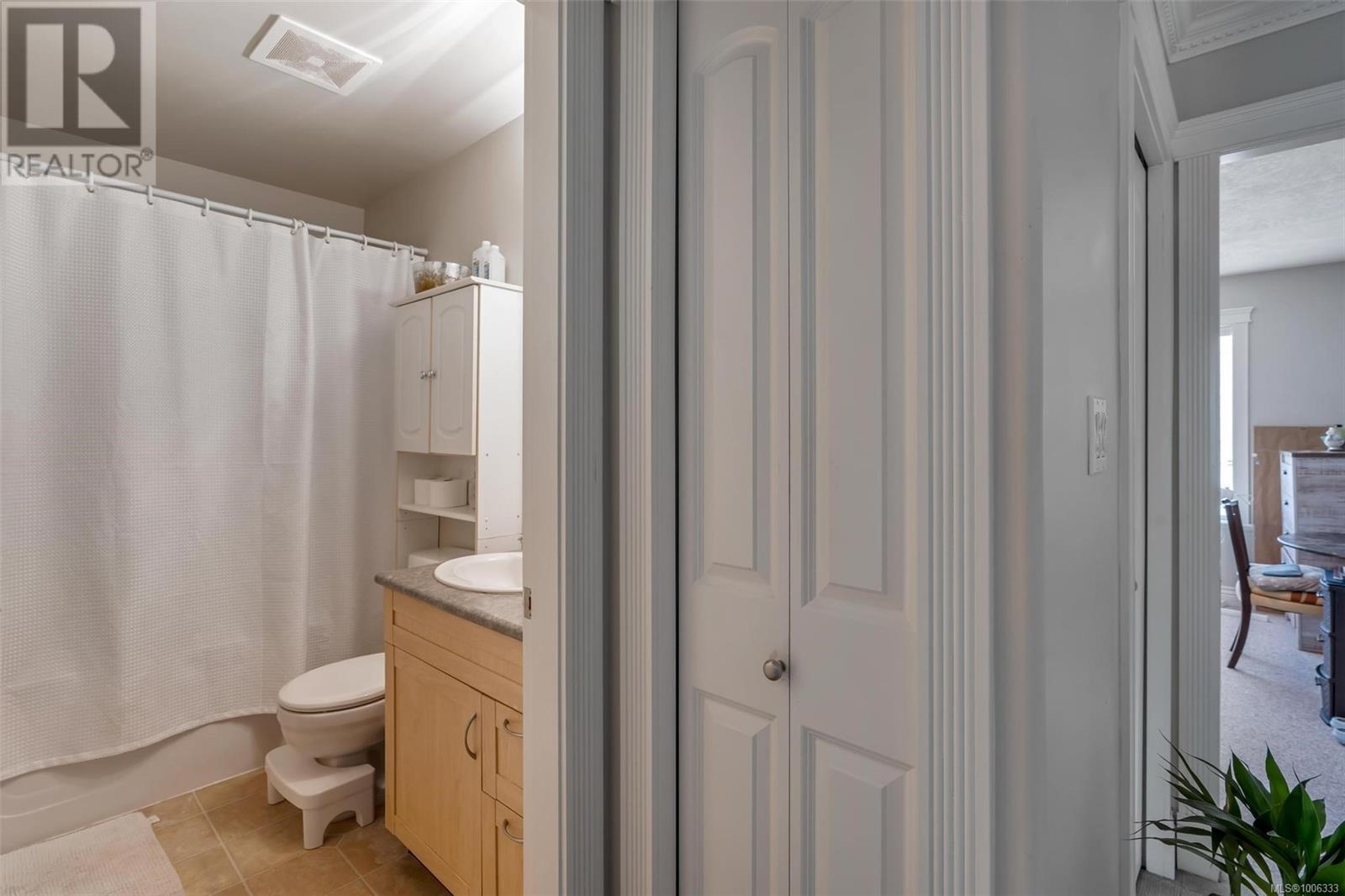 5549 Alderley Rd, Saanich
