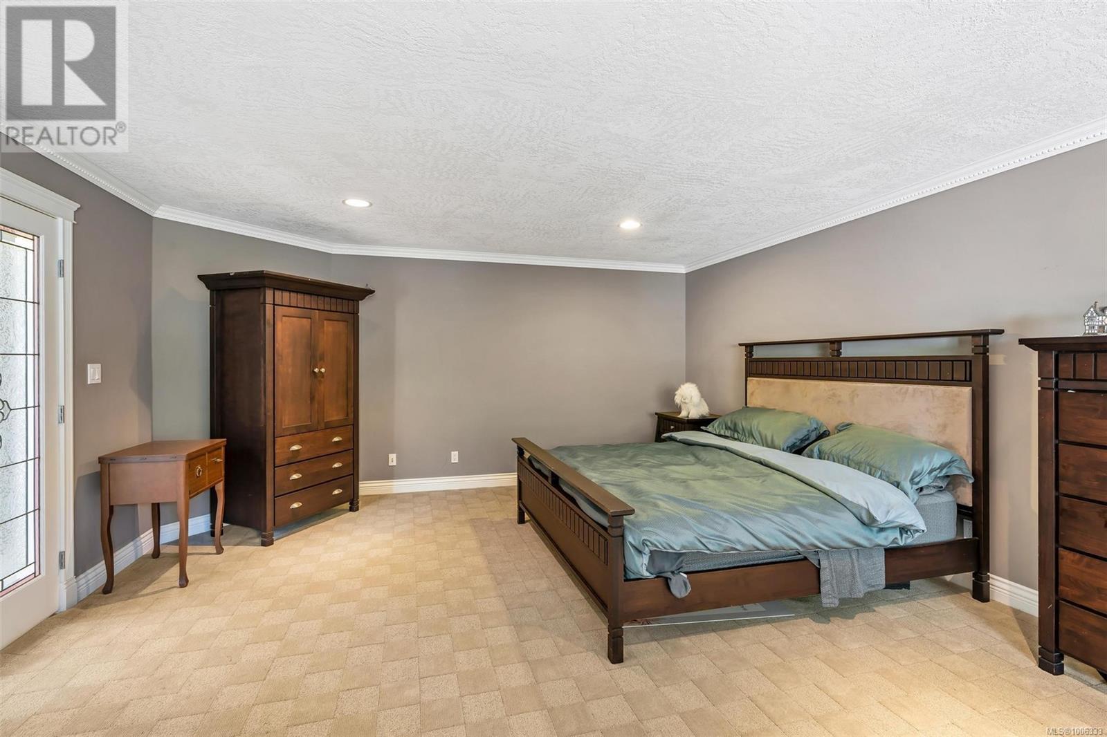 5549 Alderley Rd, Saanich