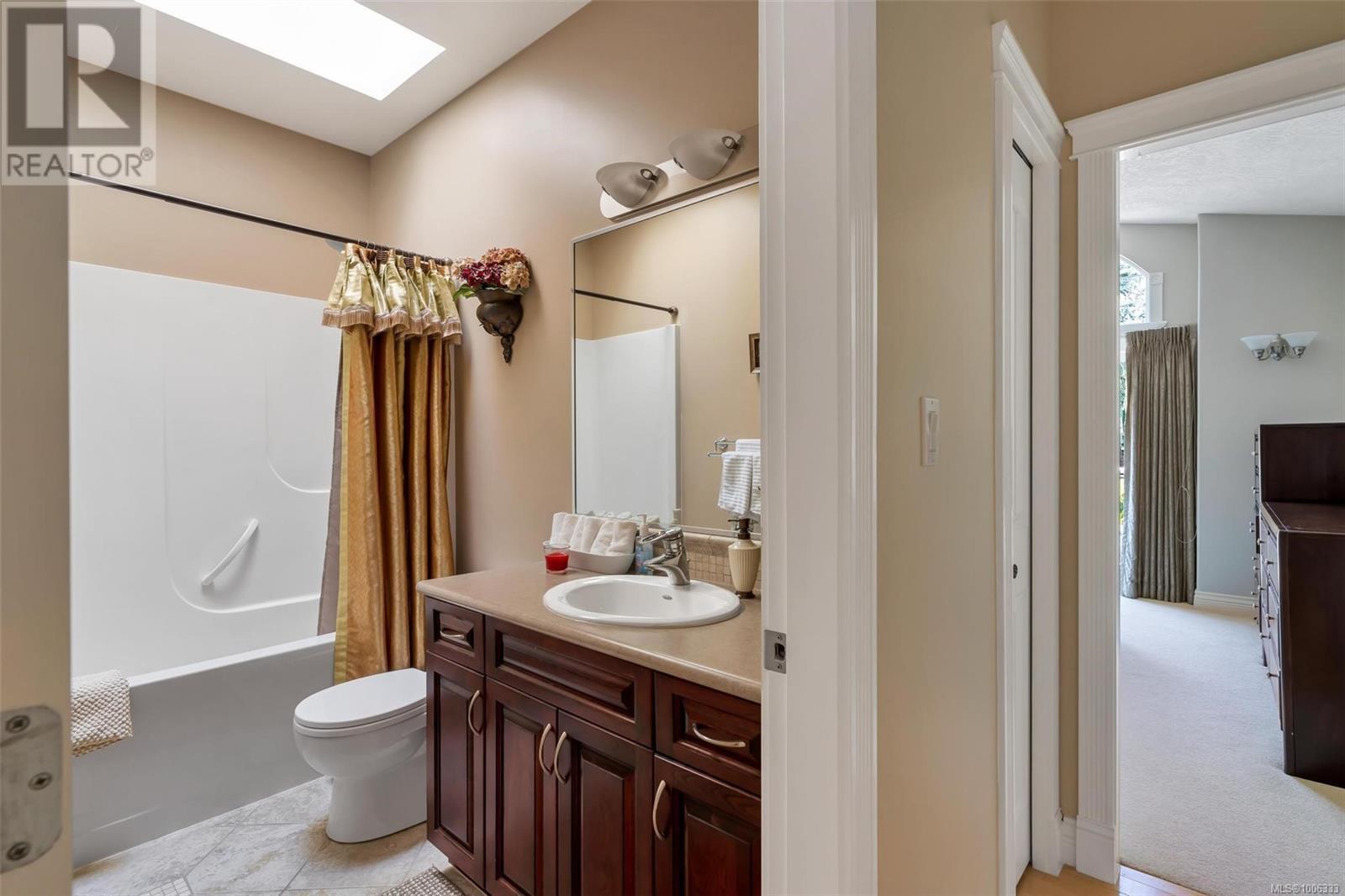 5549 Alderley Rd, Saanich