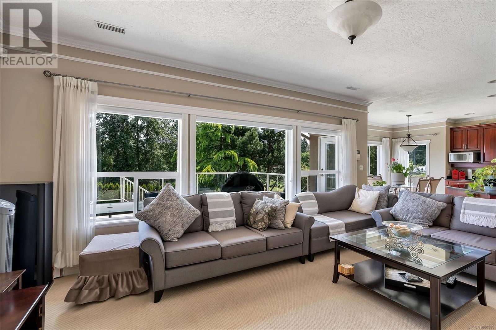 5549 Alderley Rd, Saanich