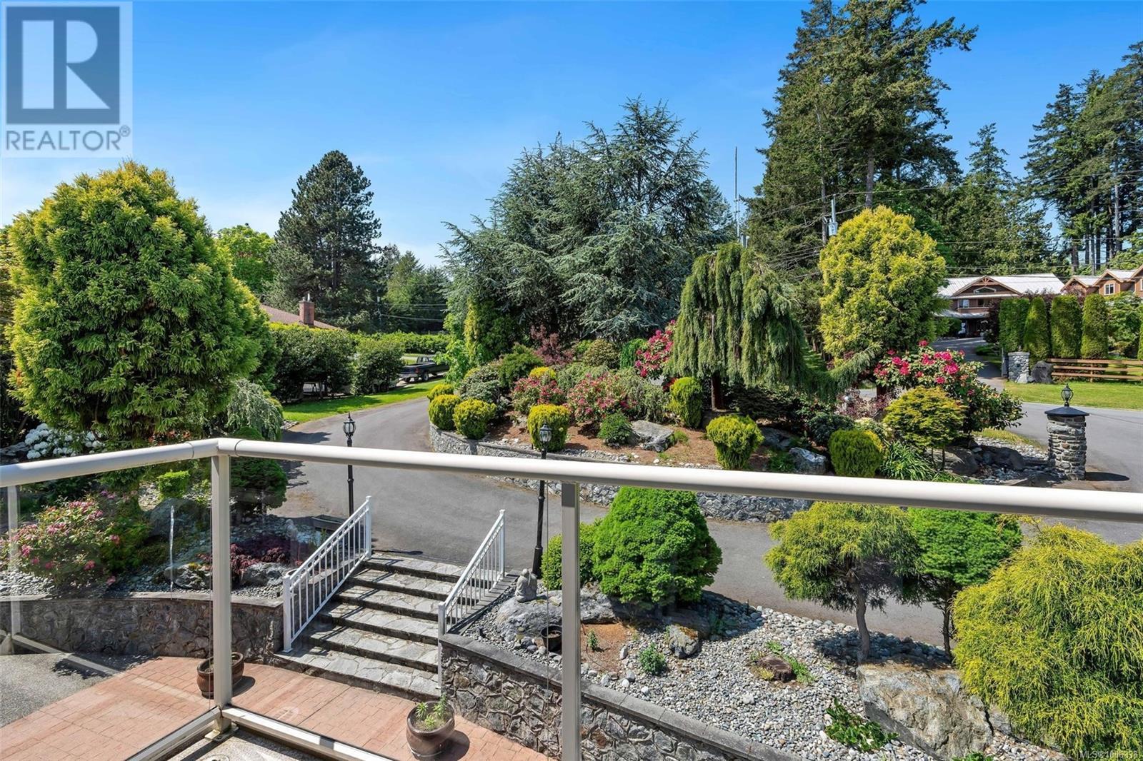 5549 Alderley Rd, Saanich