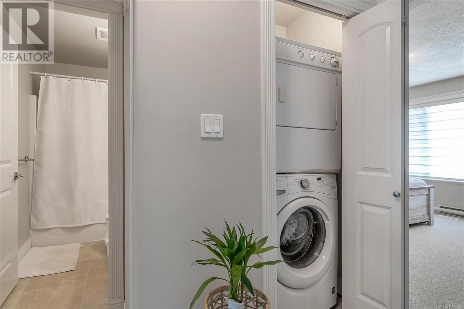 5549 Alderley Rd, Saanich