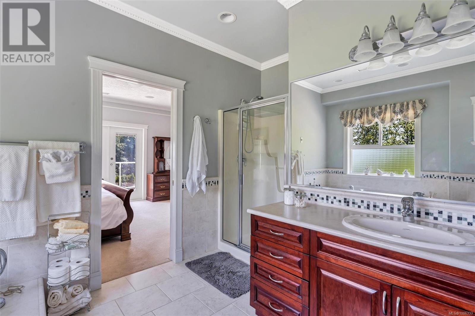 5549 Alderley Rd, Saanich