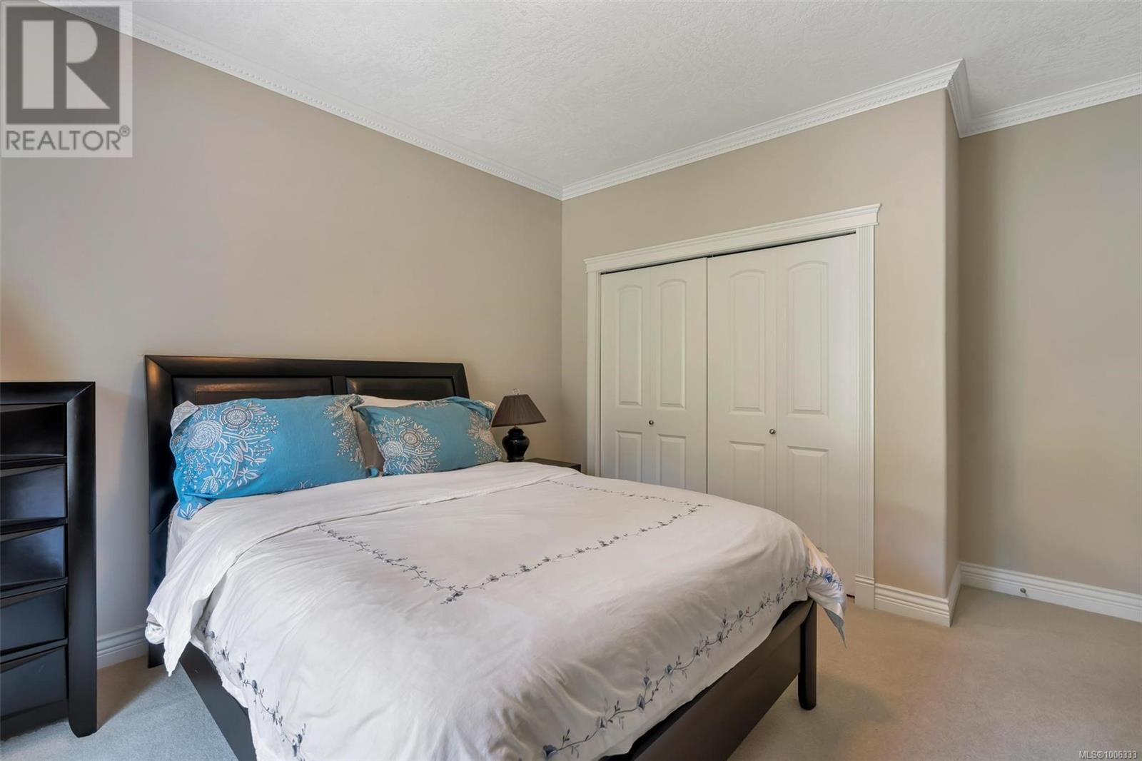 5549 Alderley Rd, Saanich