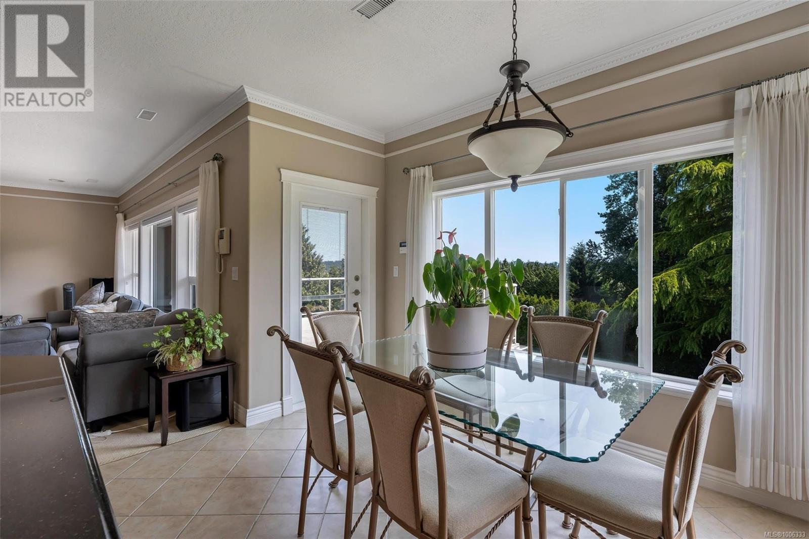 5549 Alderley Rd, Saanich
