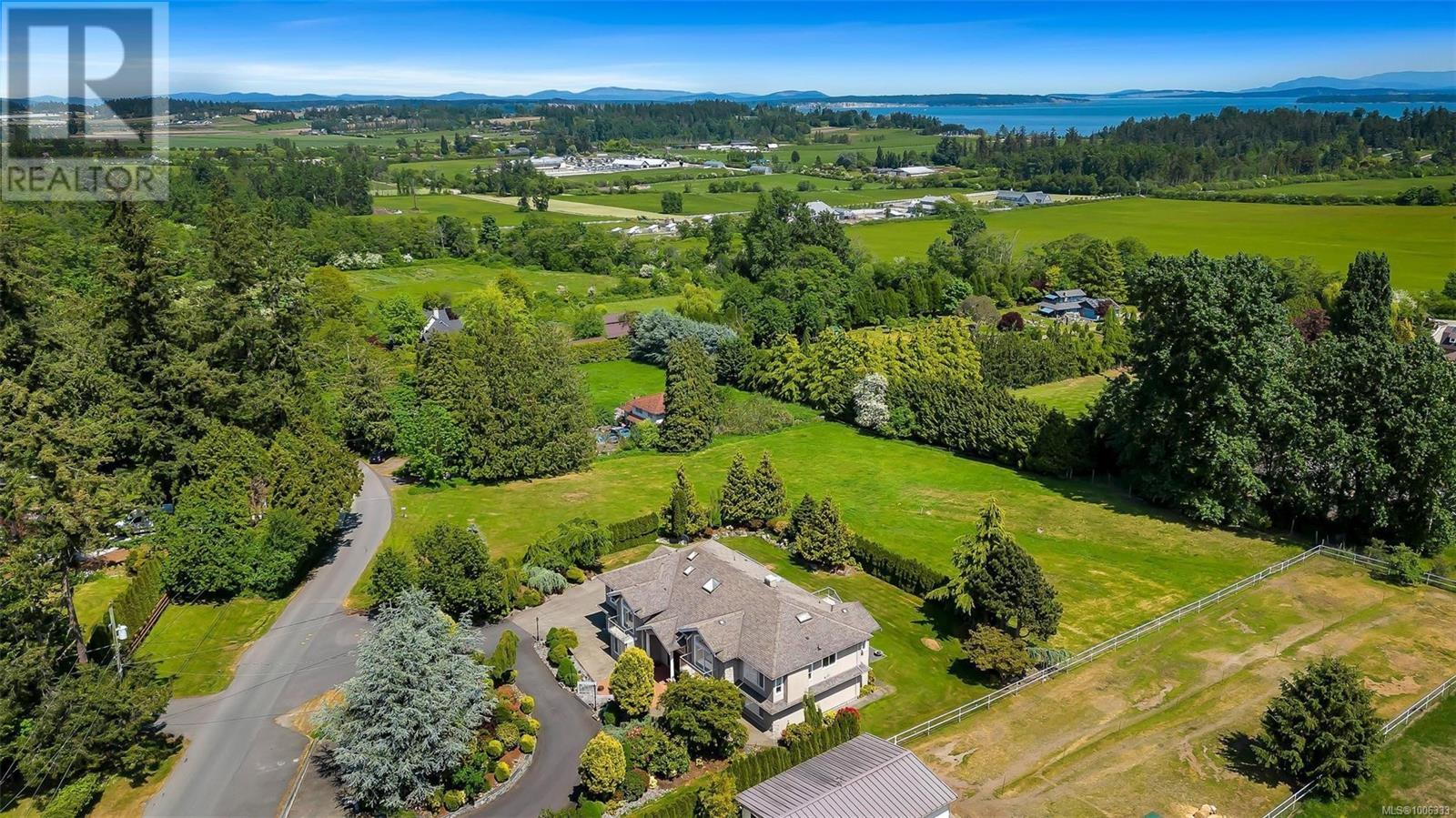 5549 Alderley Rd, Saanich