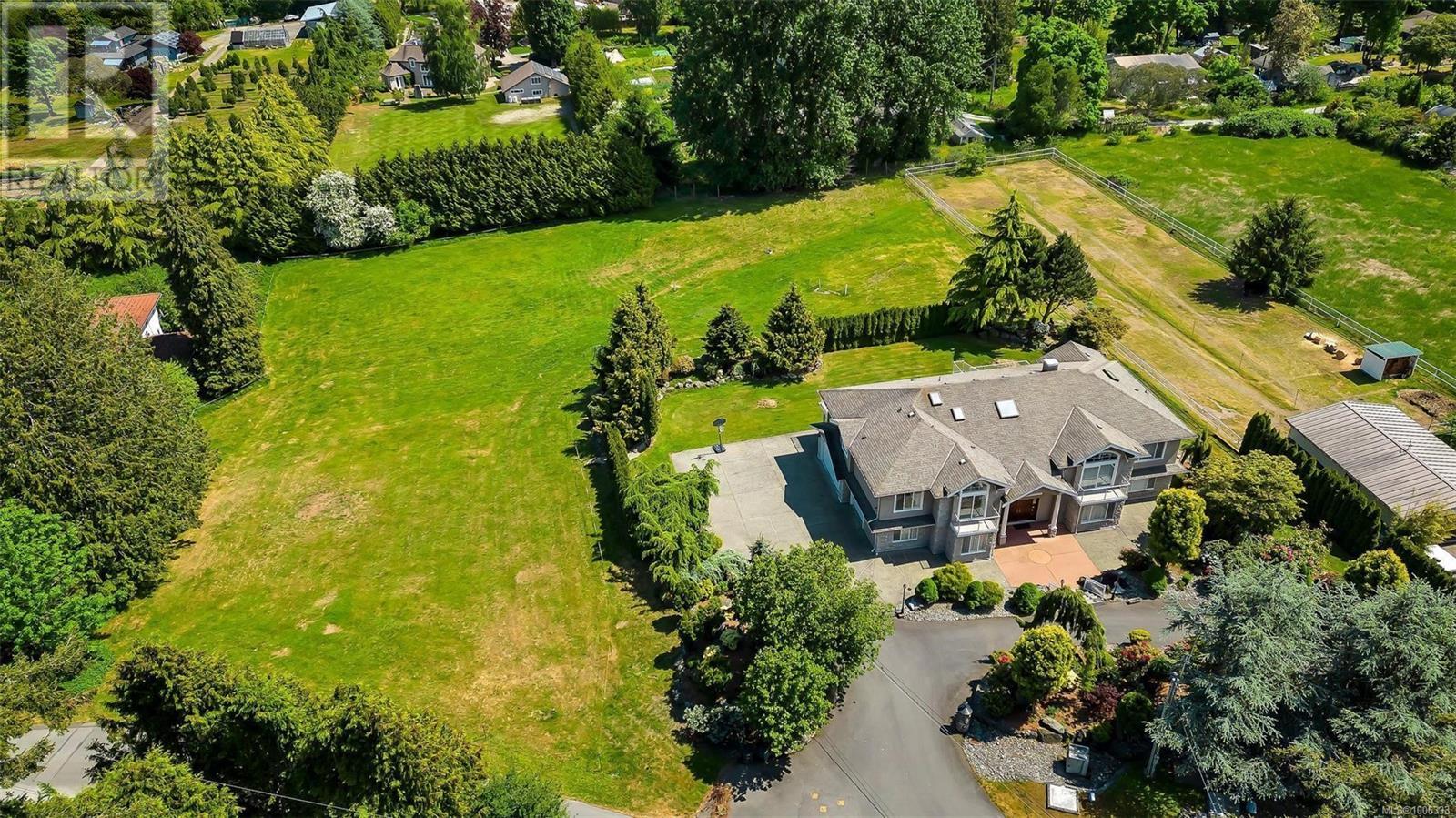5549 Alderley Rd, Saanich