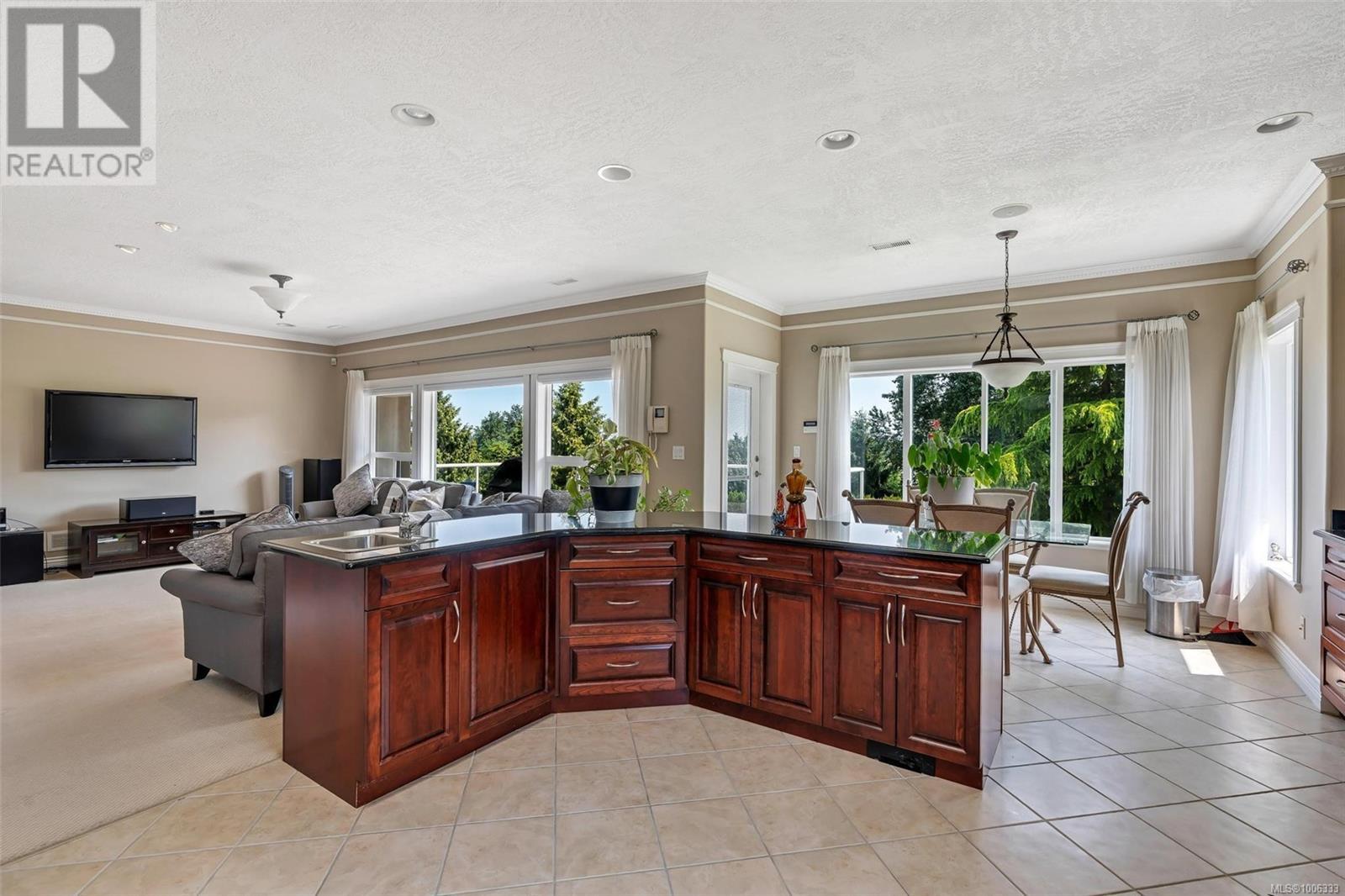 5549 Alderley Rd, Saanich