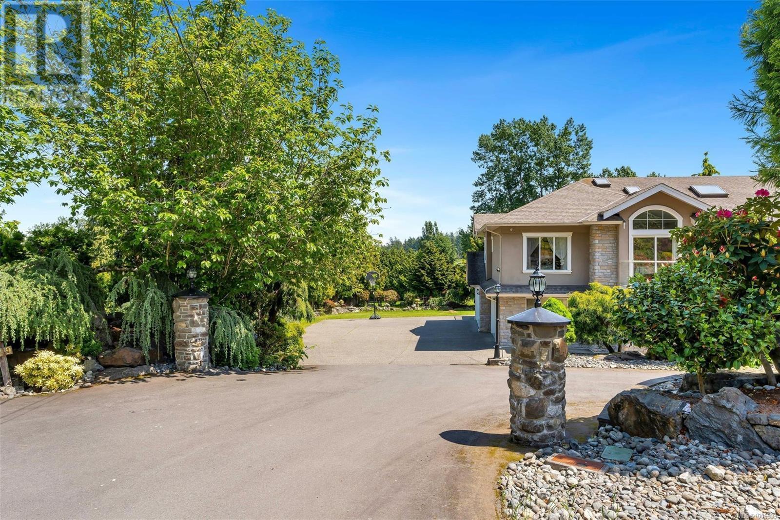 5549 Alderley Rd, Saanich