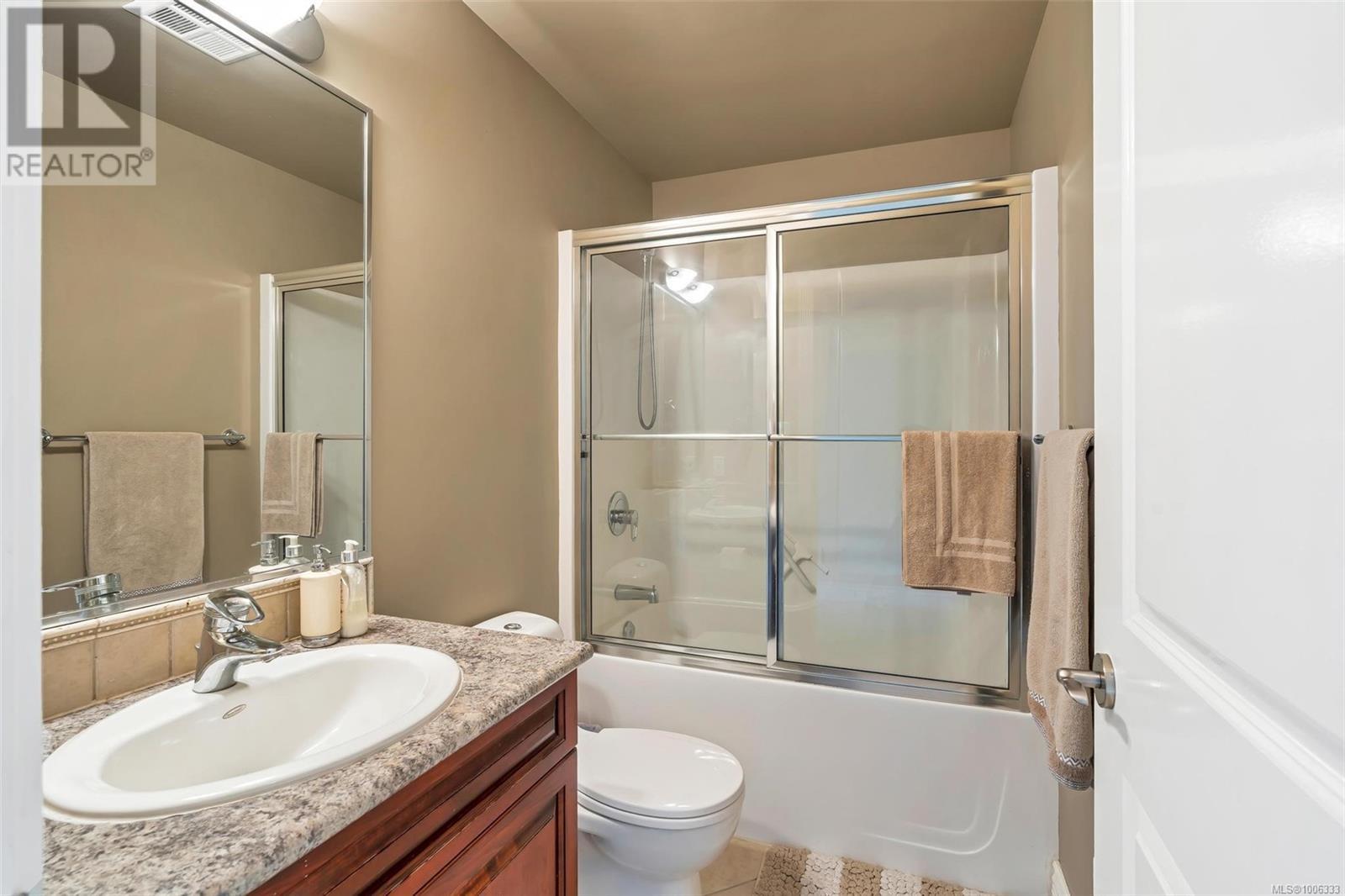 5549 Alderley Rd, Saanich