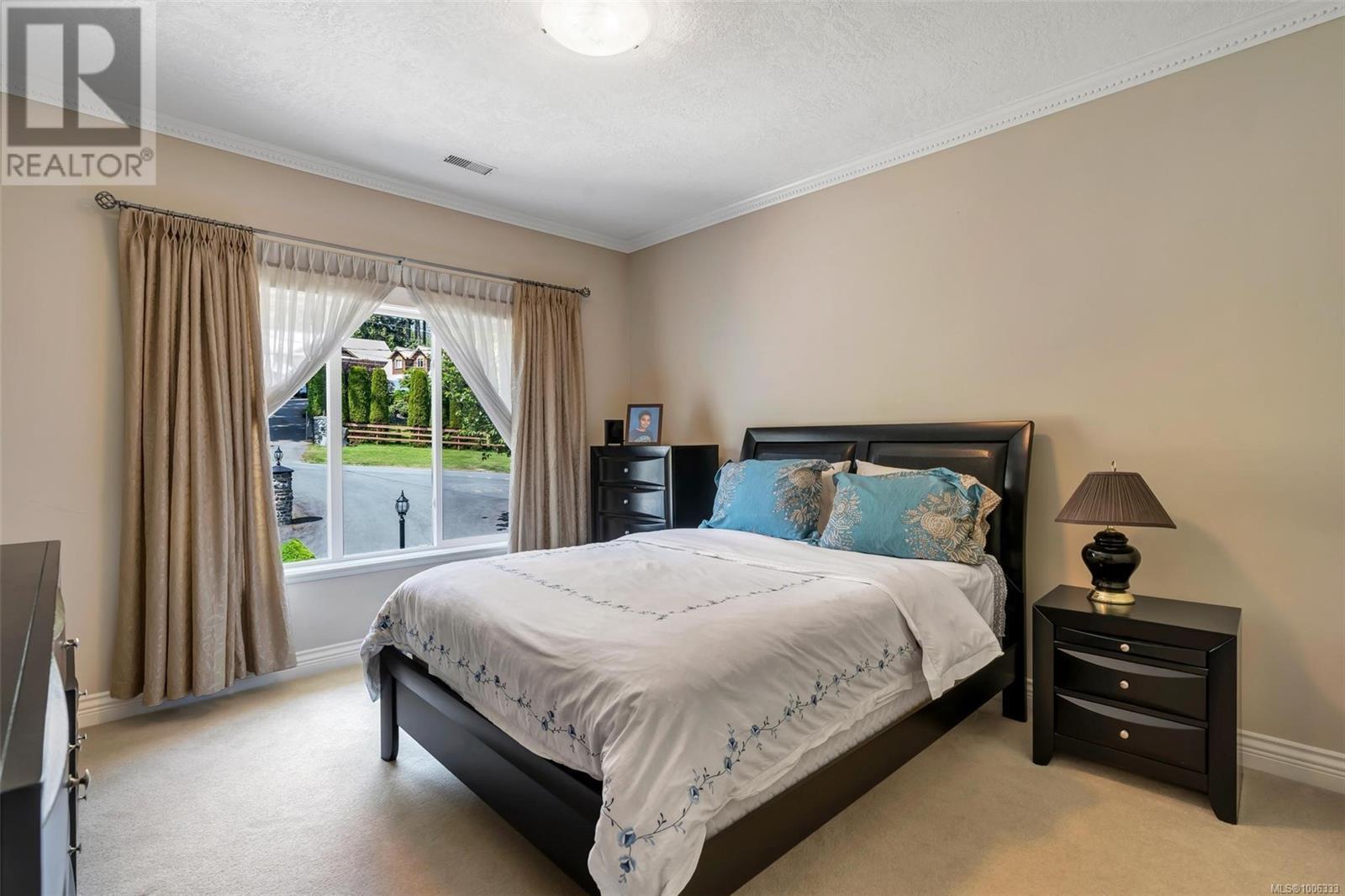 5549 Alderley Rd, Saanich
