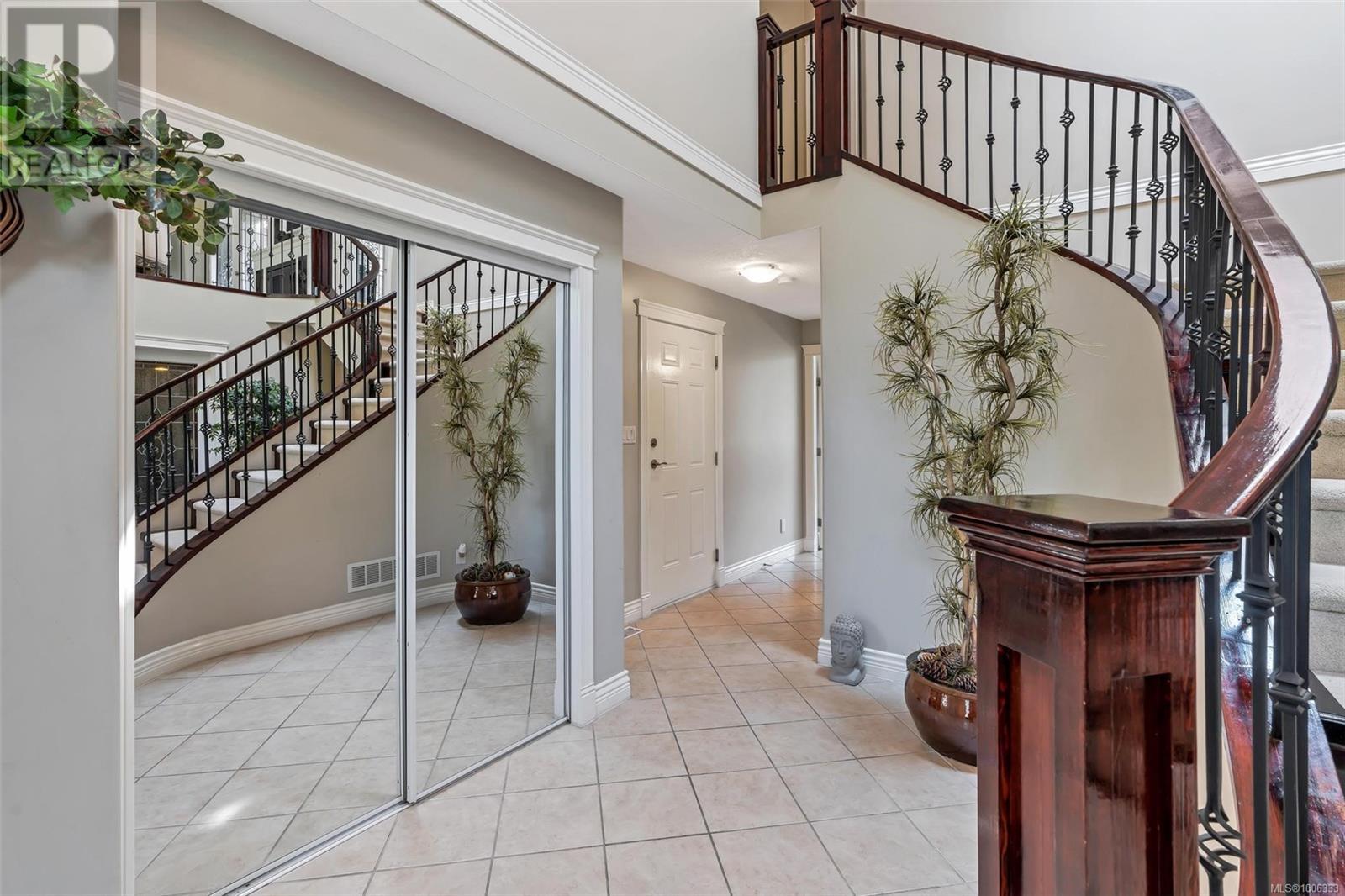 5549 Alderley Rd, Saanich