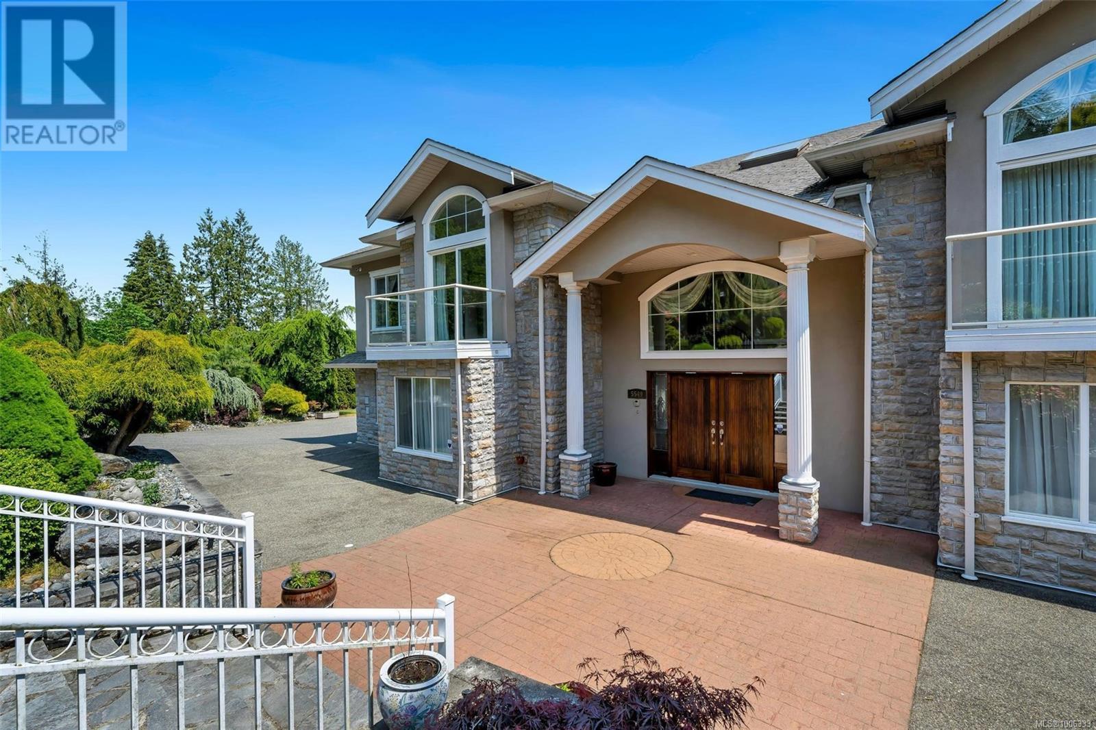 5549 Alderley Rd, Saanich