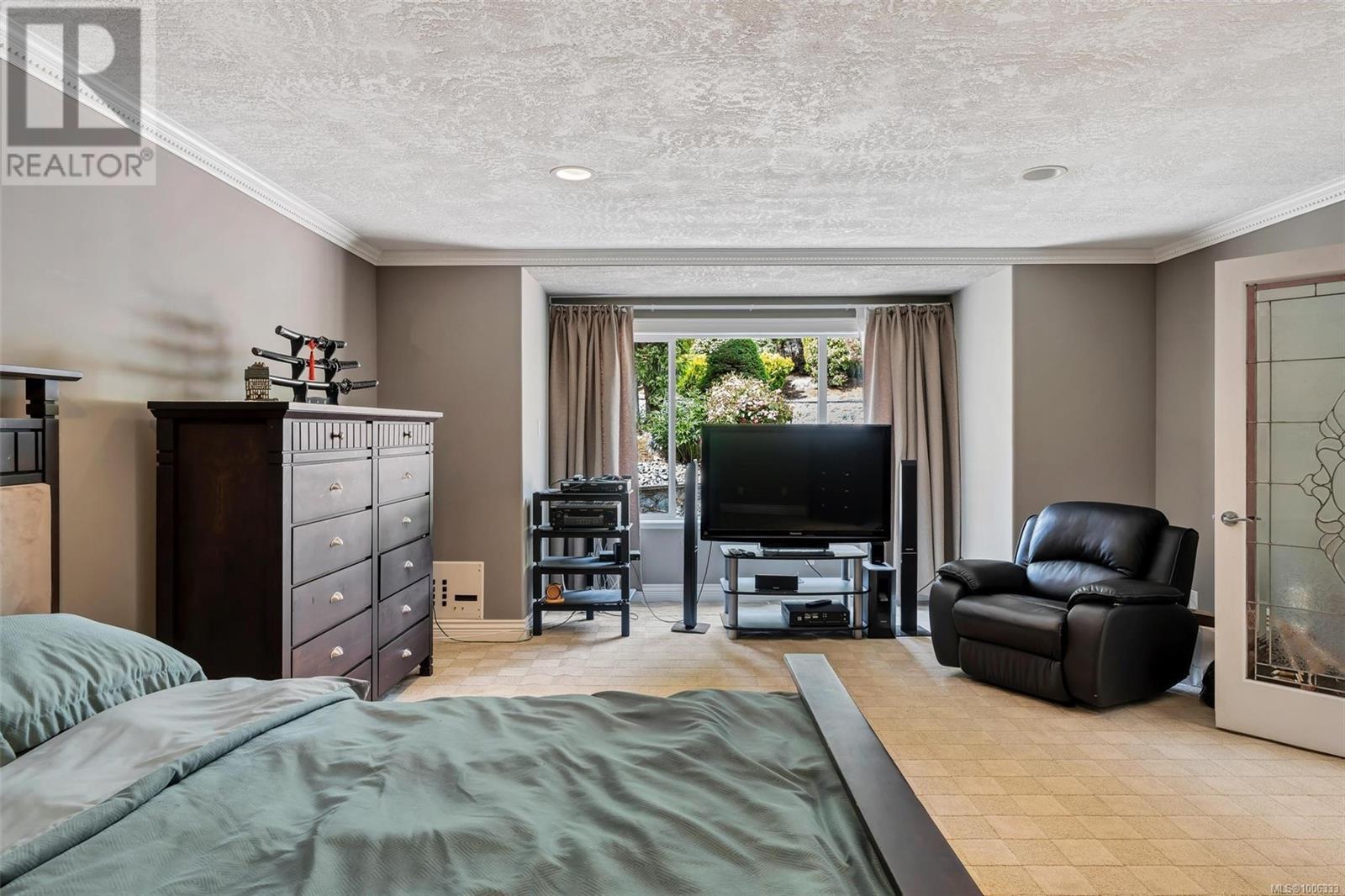 5549 Alderley Rd, Saanich