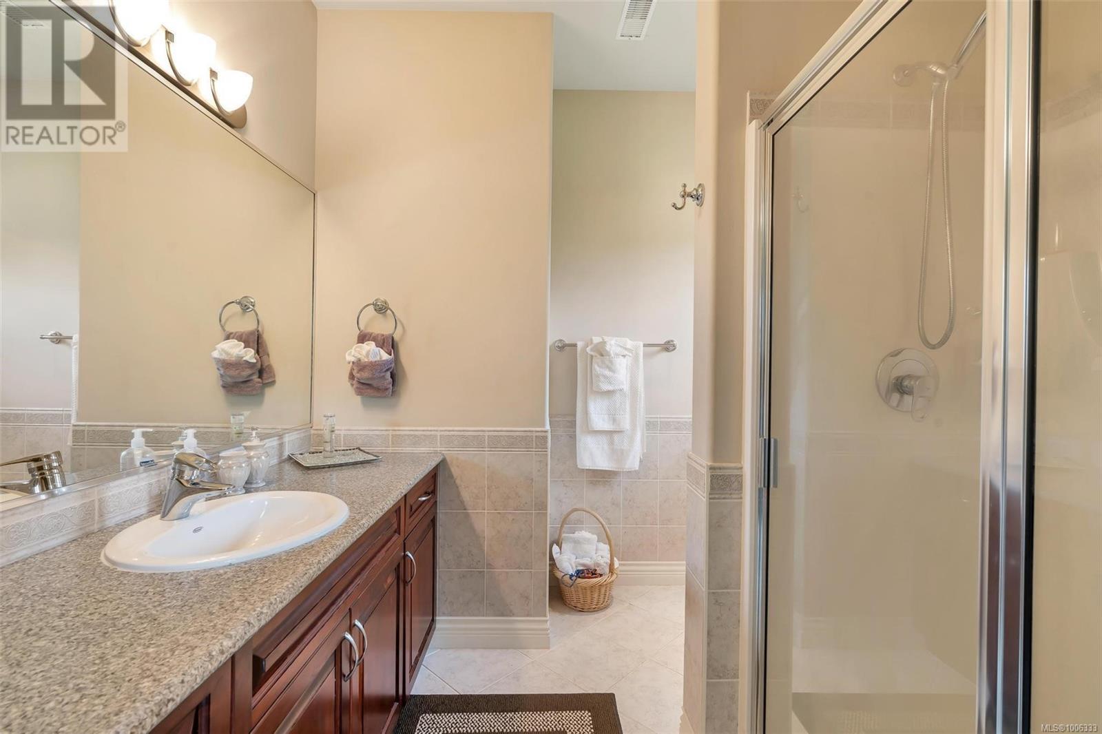 5549 Alderley Rd, Saanich
