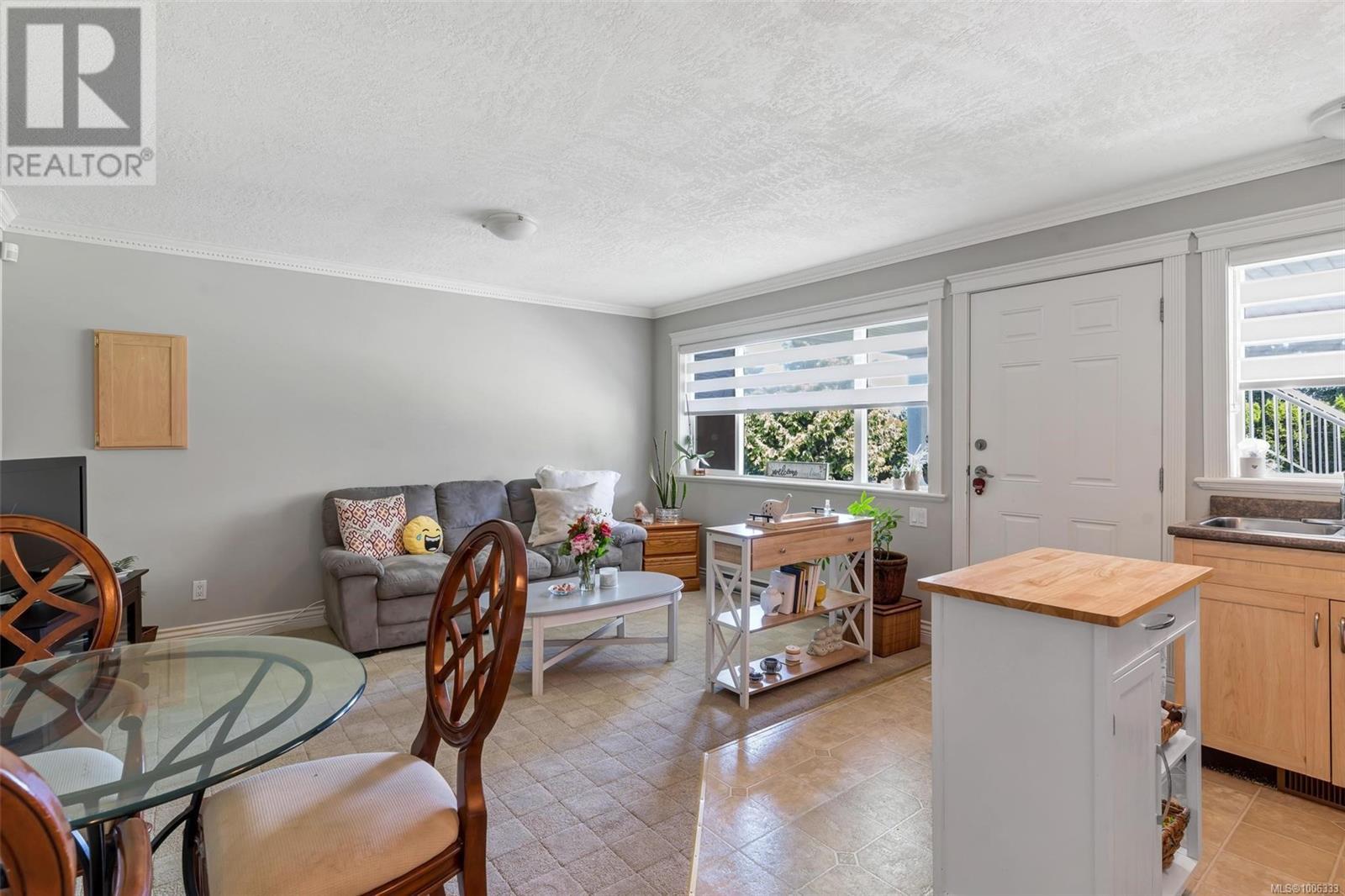 5549 Alderley Rd, Saanich