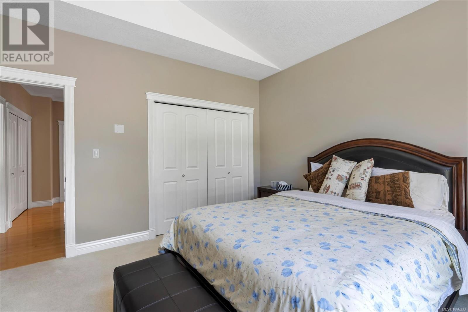 5549 Alderley Rd, Saanich