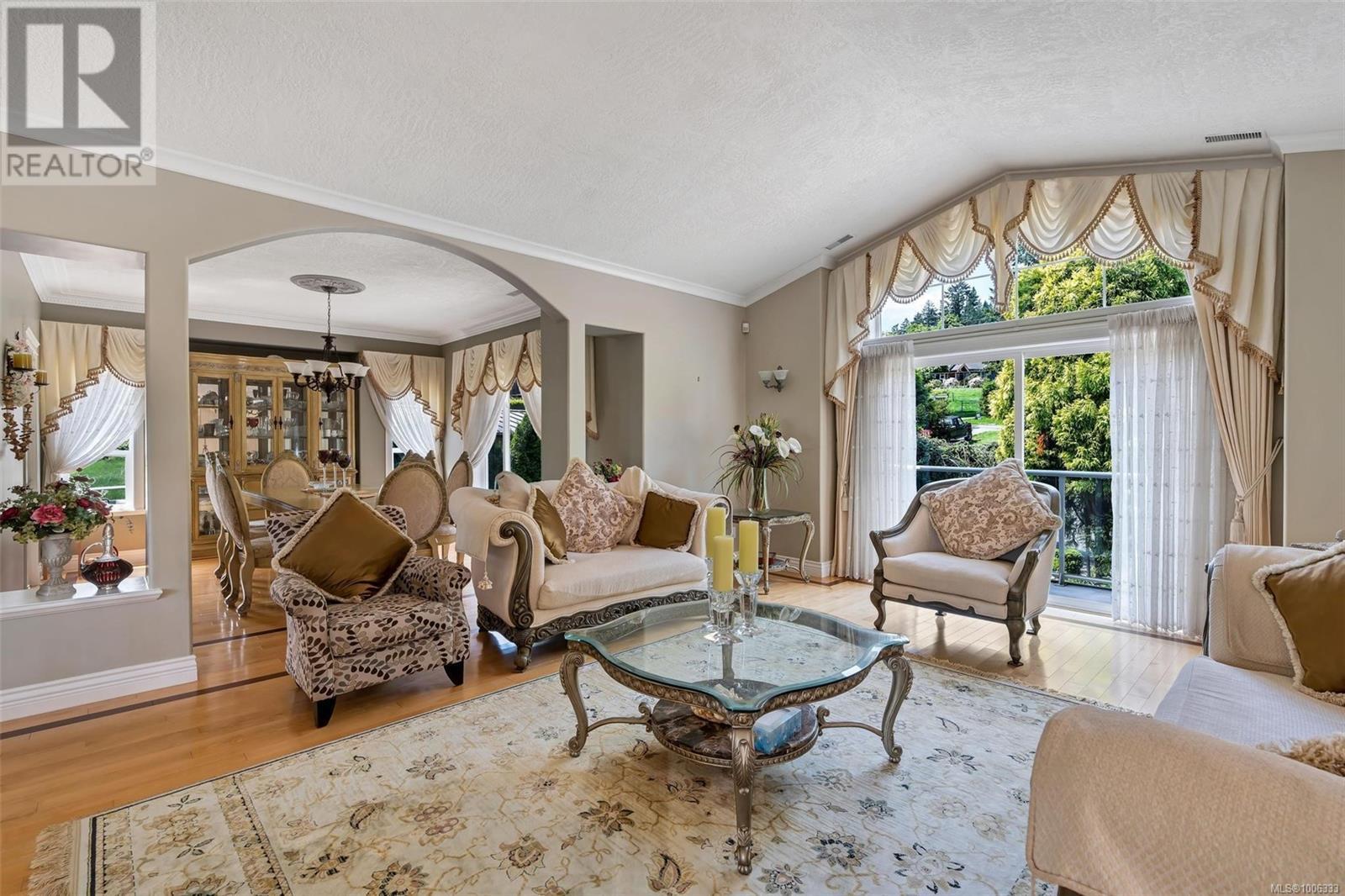 5549 Alderley Rd, Saanich
