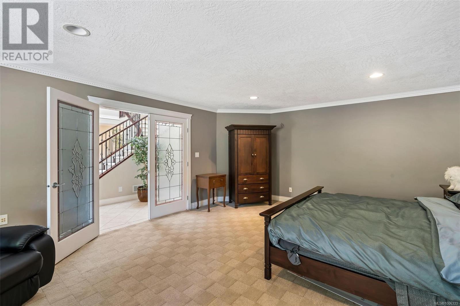 5549 Alderley Rd, Saanich