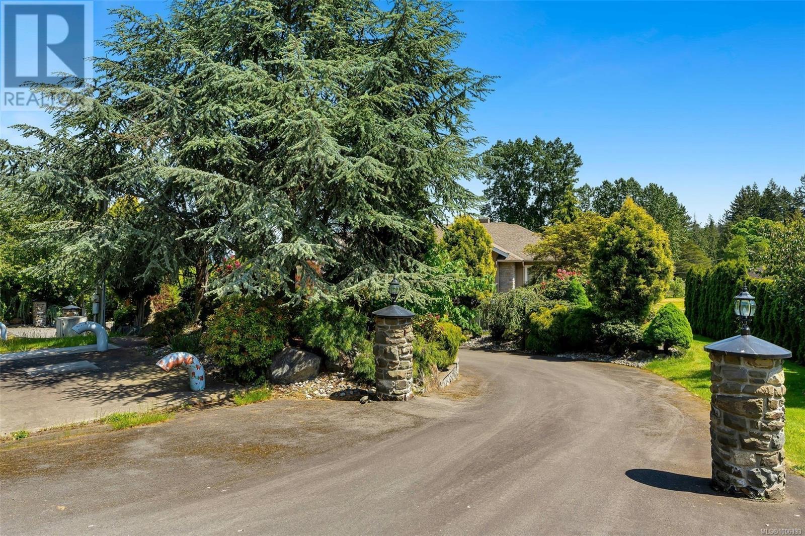 5549 Alderley Rd, Saanich