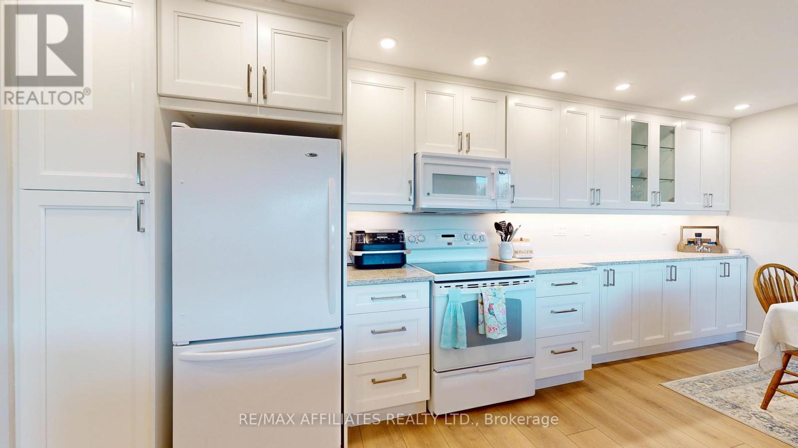 Photo 12 of 504 55 Water Street E, Brockville ON