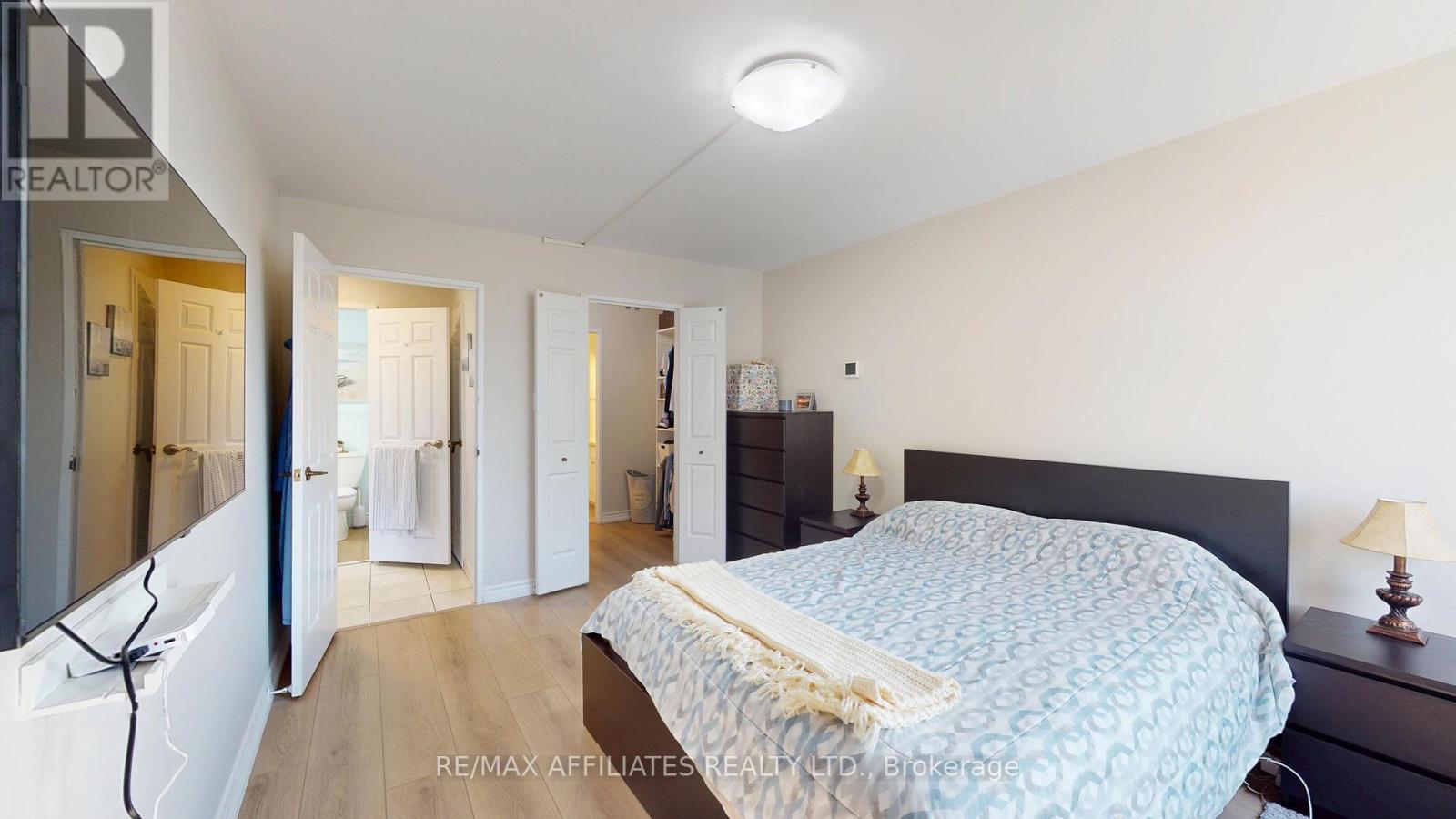 Photo 22 of 504 55 Water Street E, Brockville ON