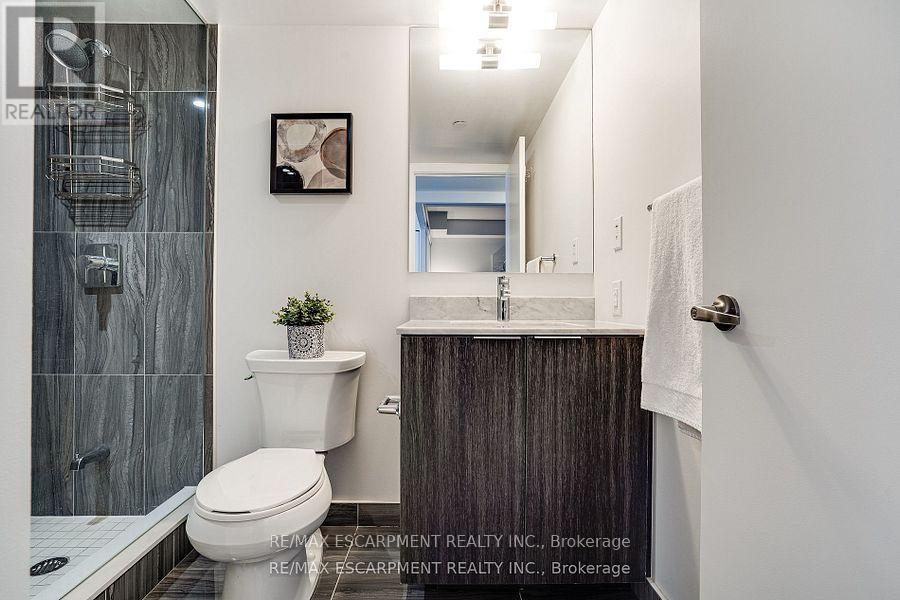 Photo 20 of 1809 955 Bay Street, Toronto ON
