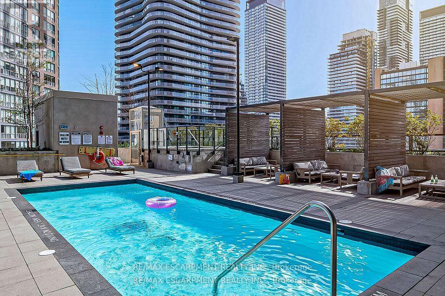 Photo 31 of 1809 955 Bay Street, Toronto ON