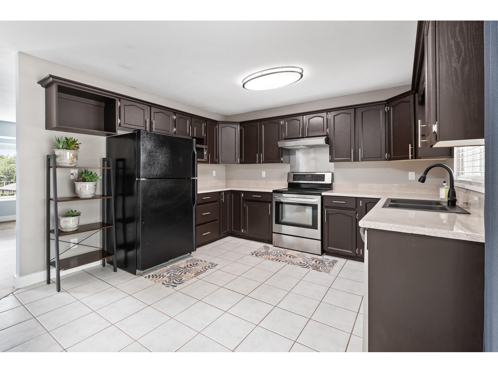 Photo 18 of 2263 Sentinel Drive, Abbotsford BC
