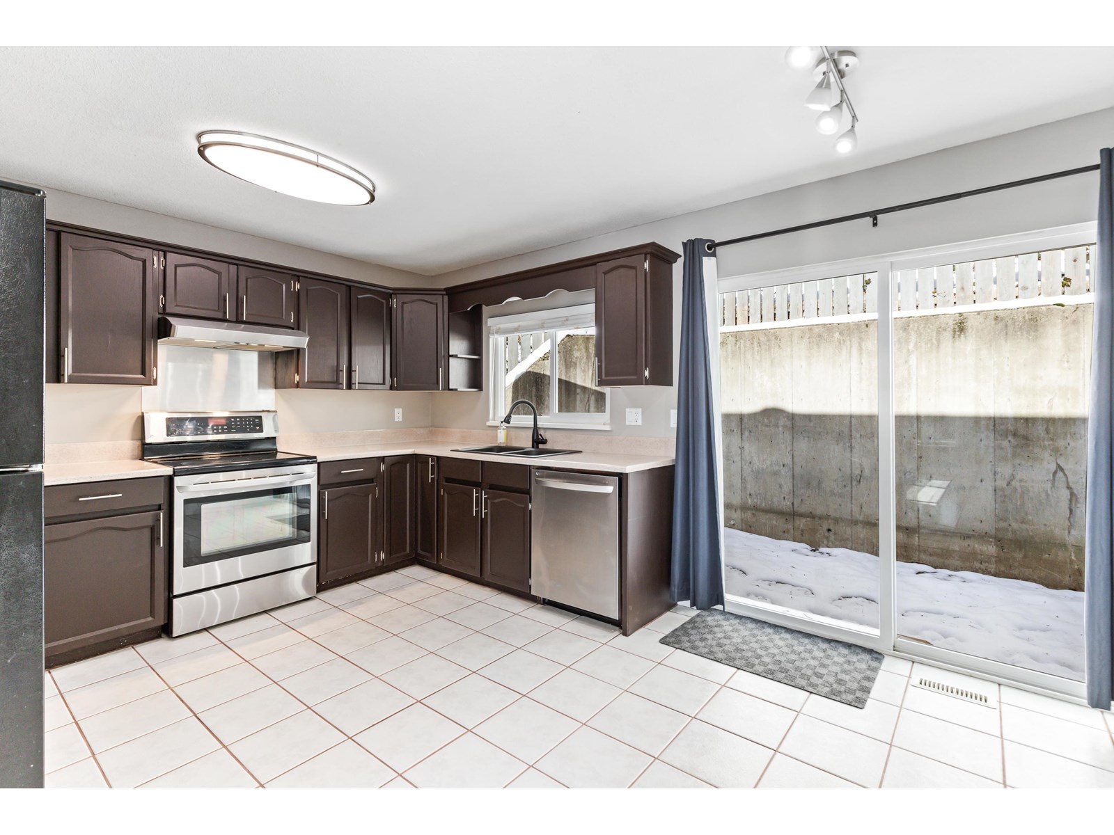 Photo 16 of 2263 Sentinel Drive, Abbotsford BC