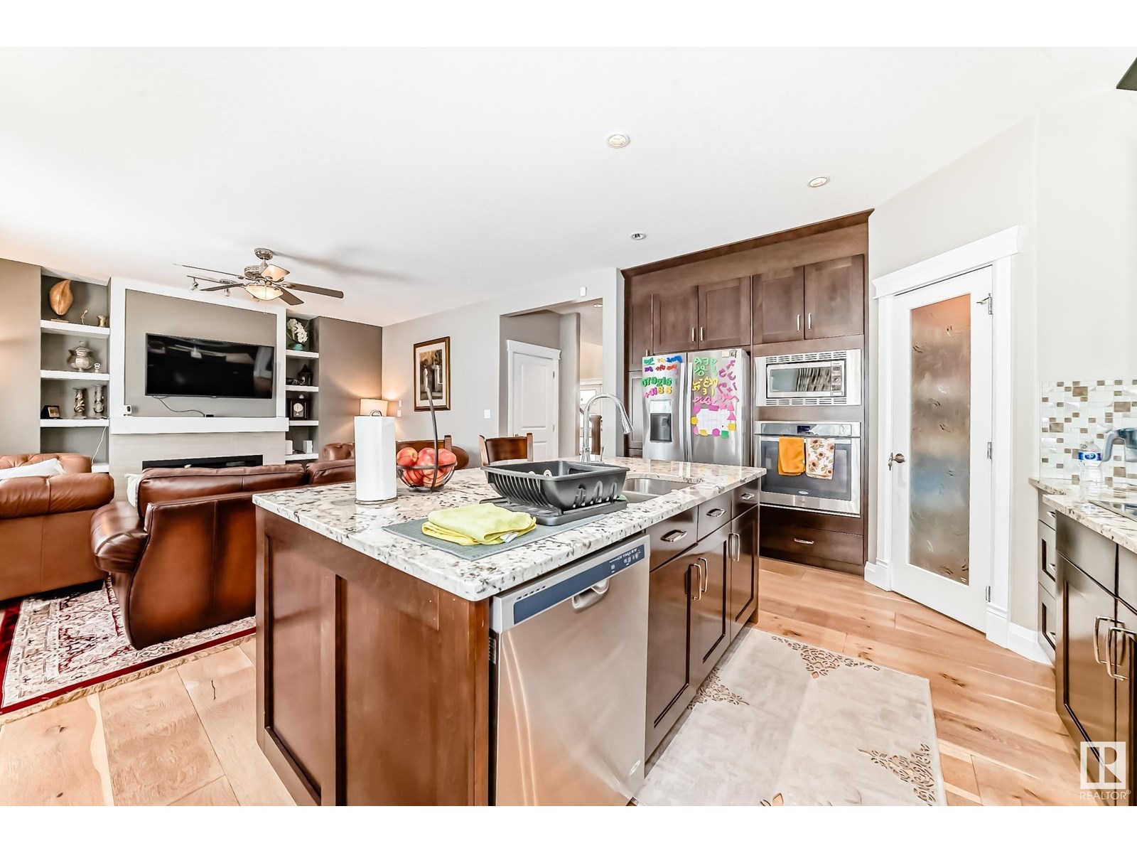 Photo 11 of 16756 61 St Nw, Edmonton AB