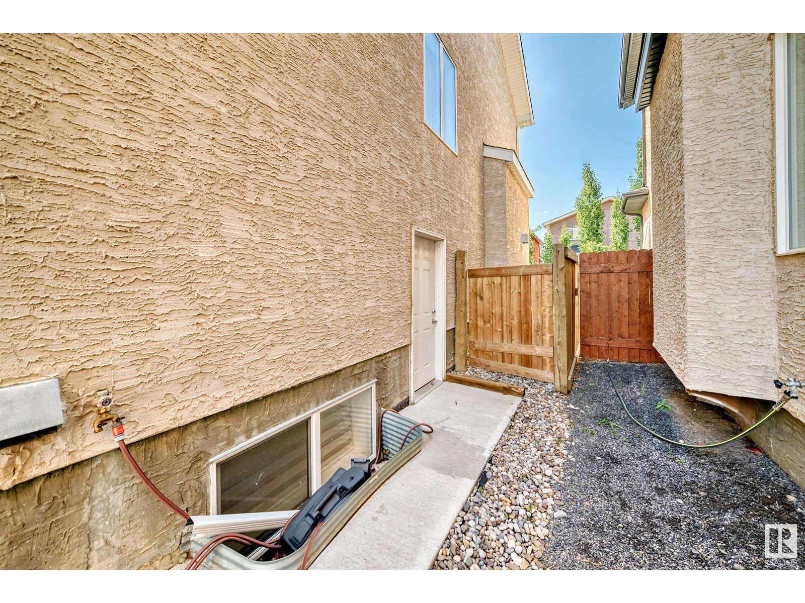 Photo 47 of 16756 61 St Nw, Edmonton AB