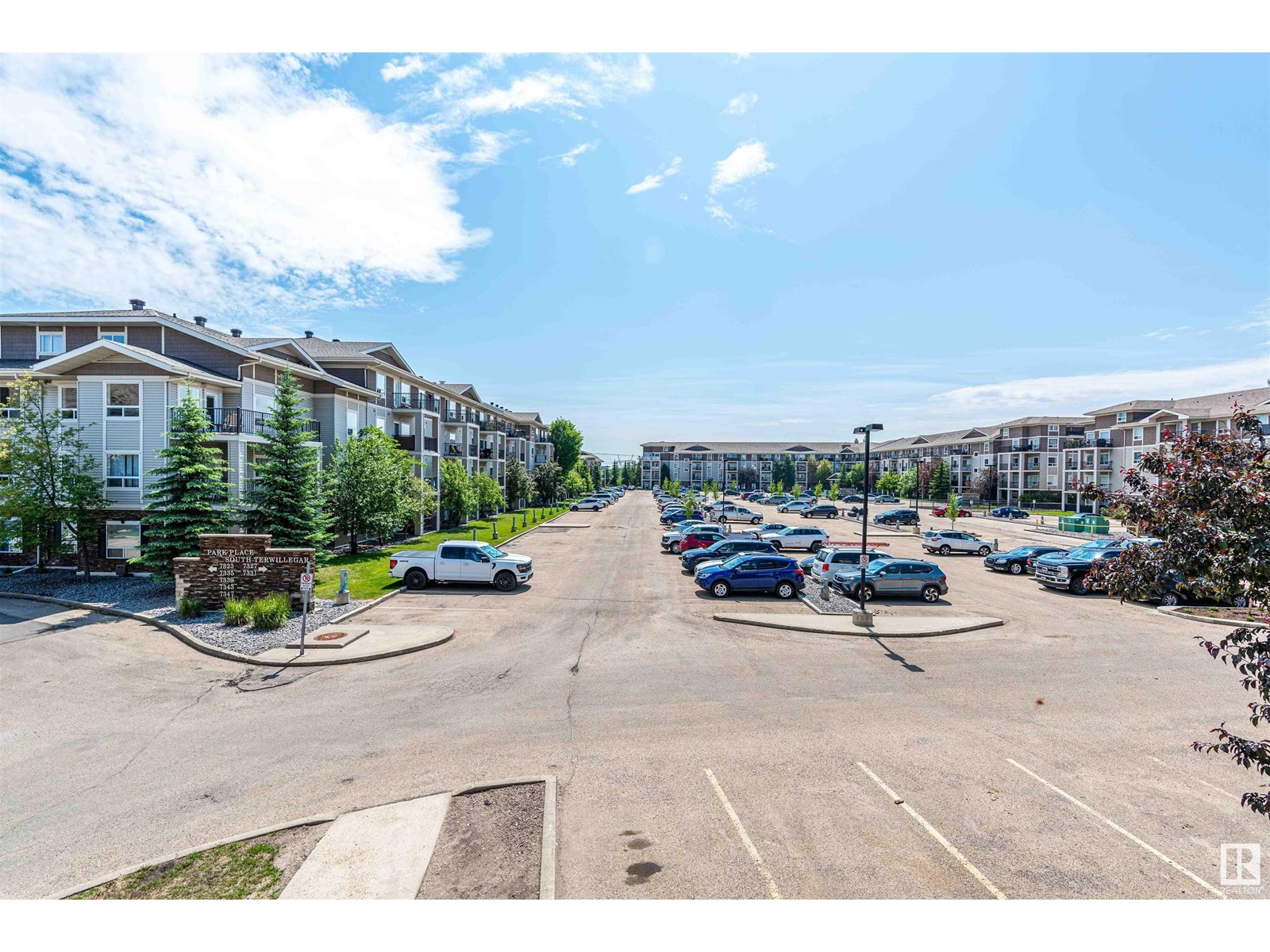 Photo 9 of 7224 7327 South Terwillegar Dr Nw, Edmonton AB