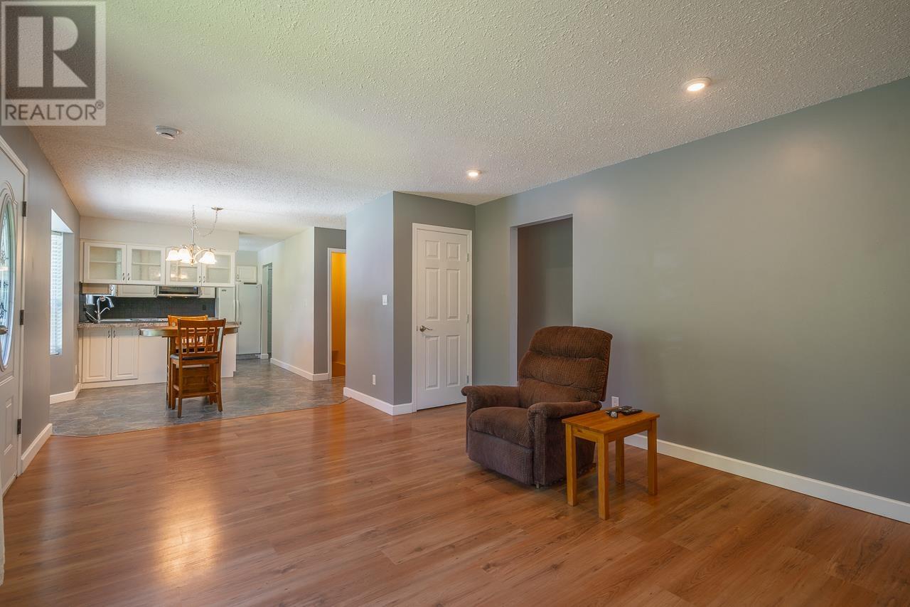 6487 GREY CRESCENT, Horse Lake