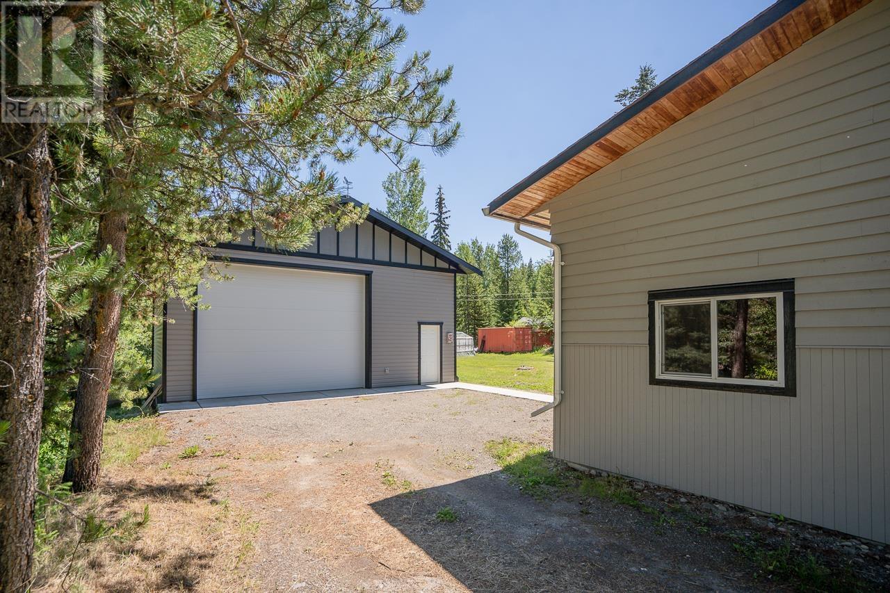6487 GREY CRESCENT, Horse Lake