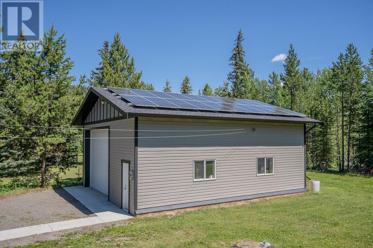 6487 GREY CRESCENT, Horse Lake