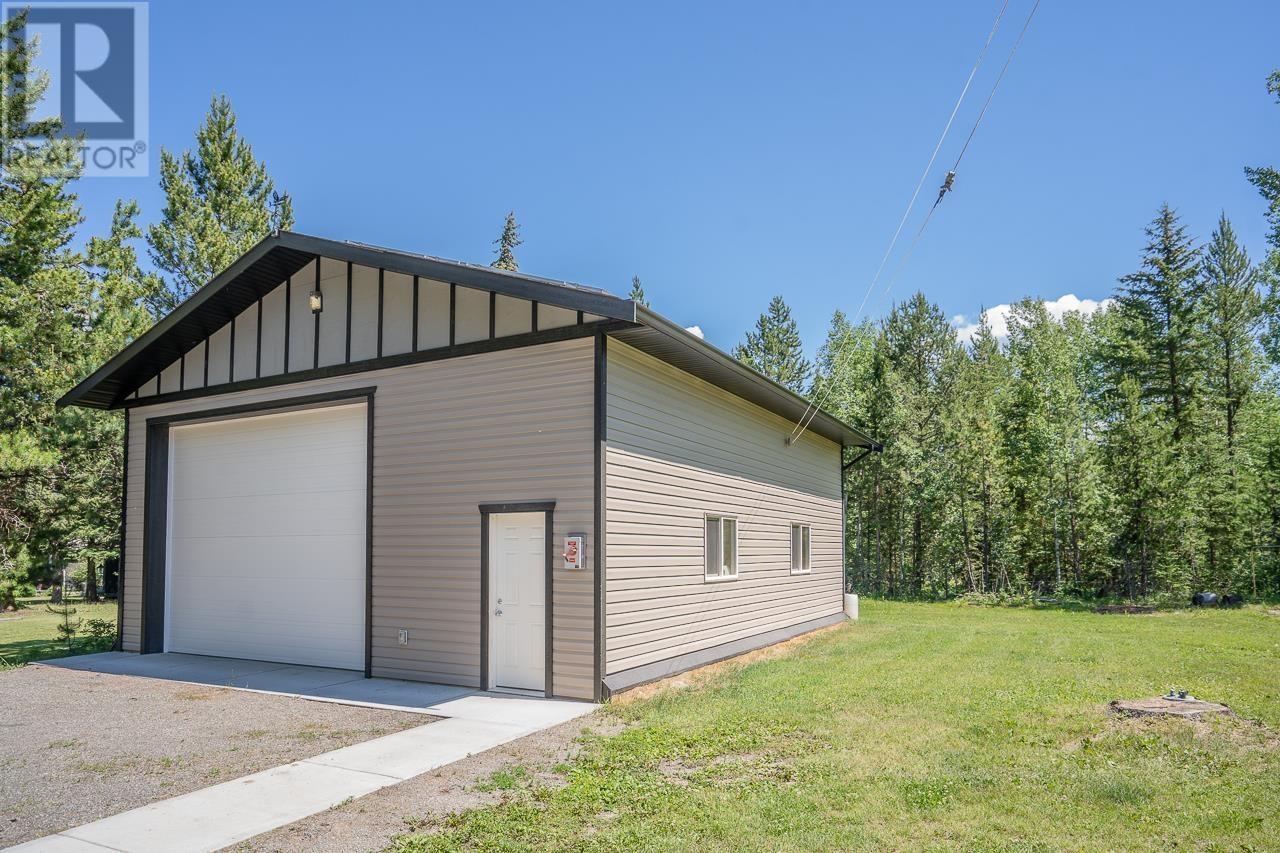 6487 GREY CRESCENT, Horse Lake