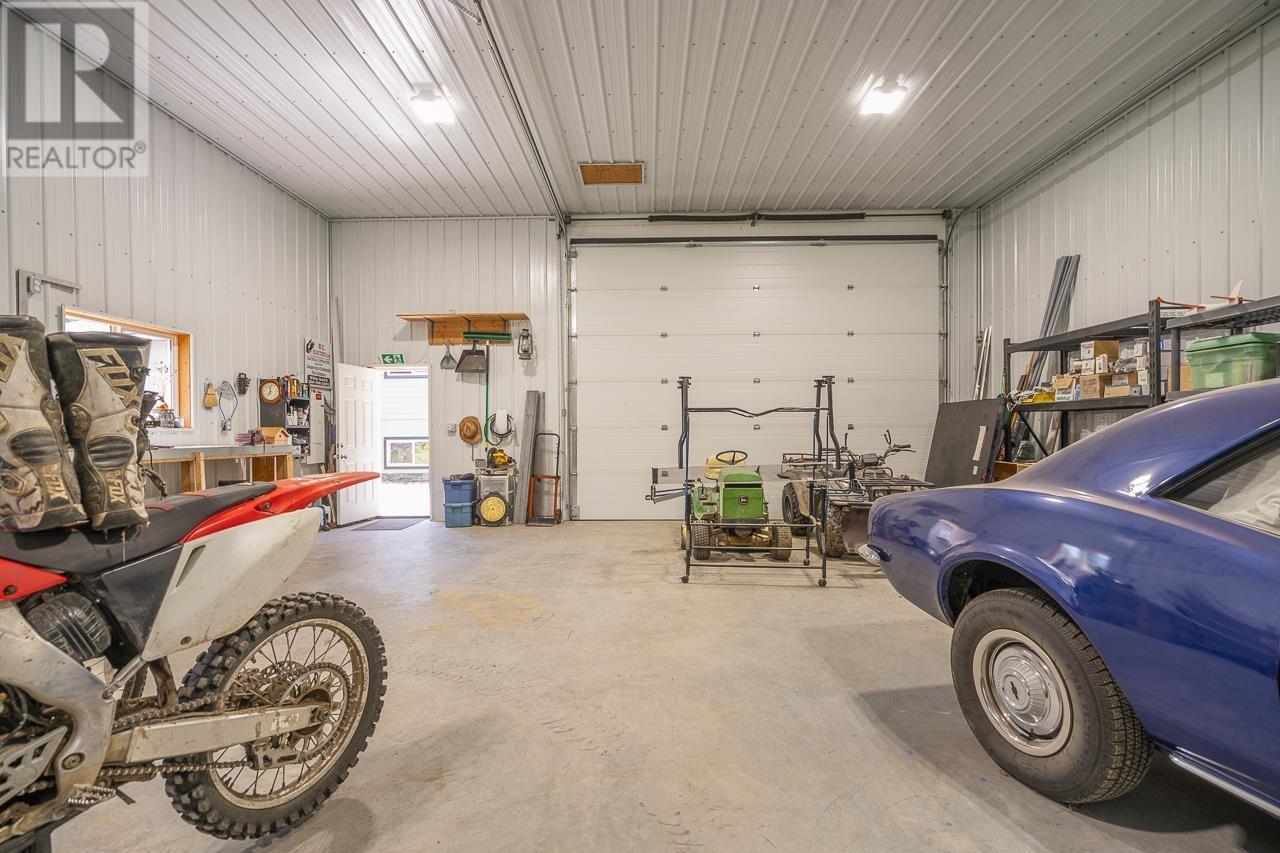 6487 GREY CRESCENT, Horse Lake