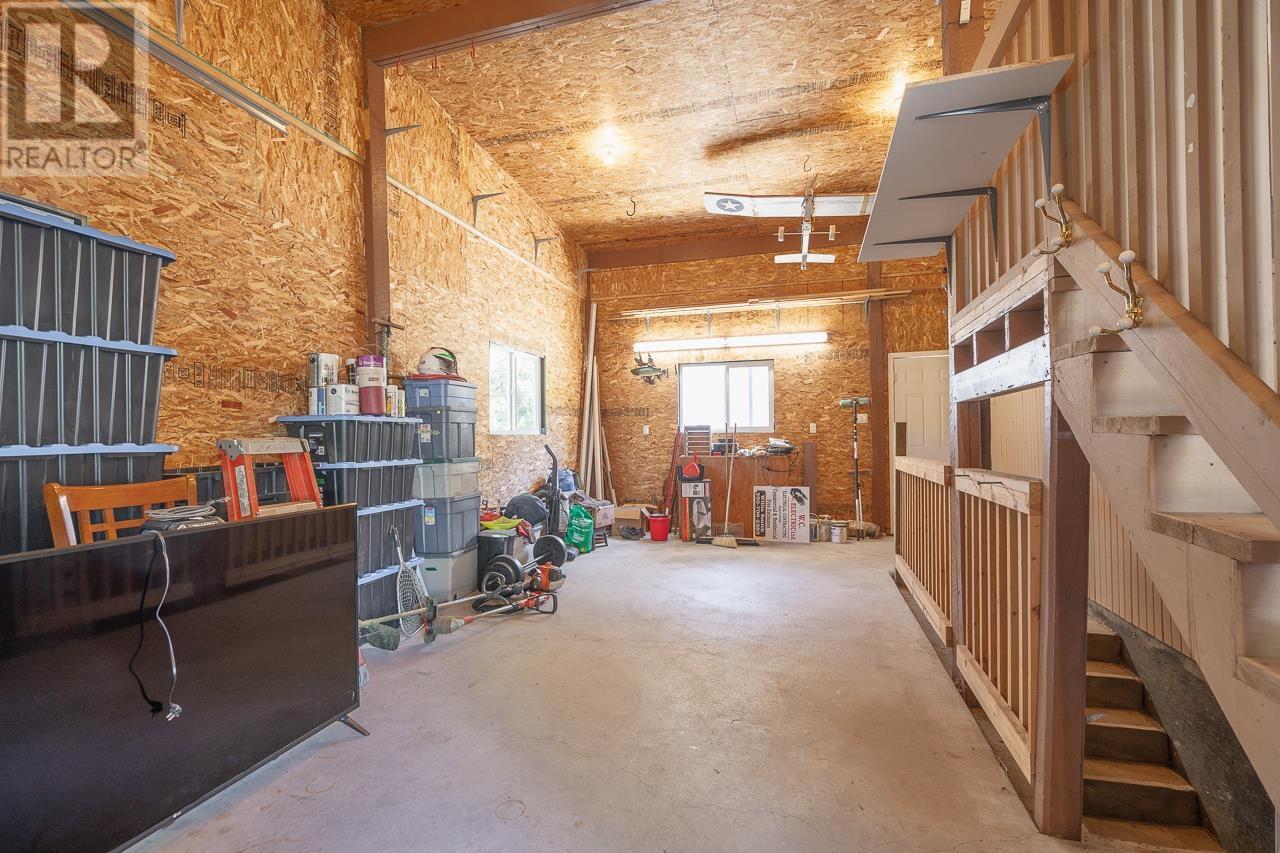 6487 GREY CRESCENT, Horse Lake