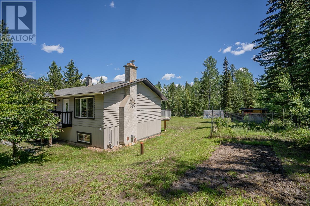 6487 GREY CRESCENT, Horse Lake