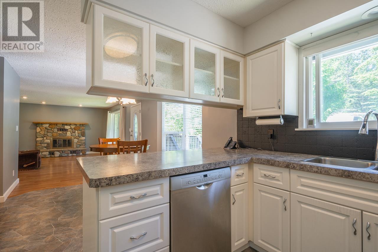 6487 GREY CRESCENT, Horse Lake