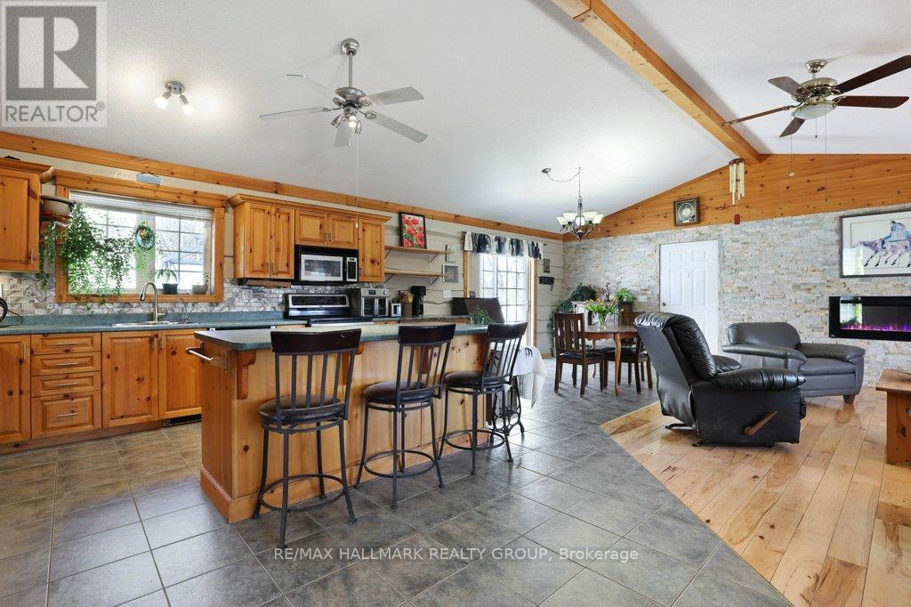 Photo 13 of 206 Old Pakenham Road, Ottawa ON