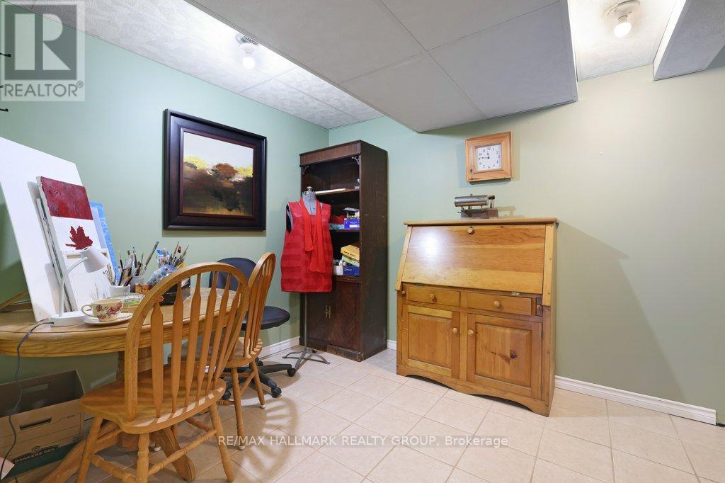 Photo 18 of 206 Old Pakenham Road, Ottawa ON