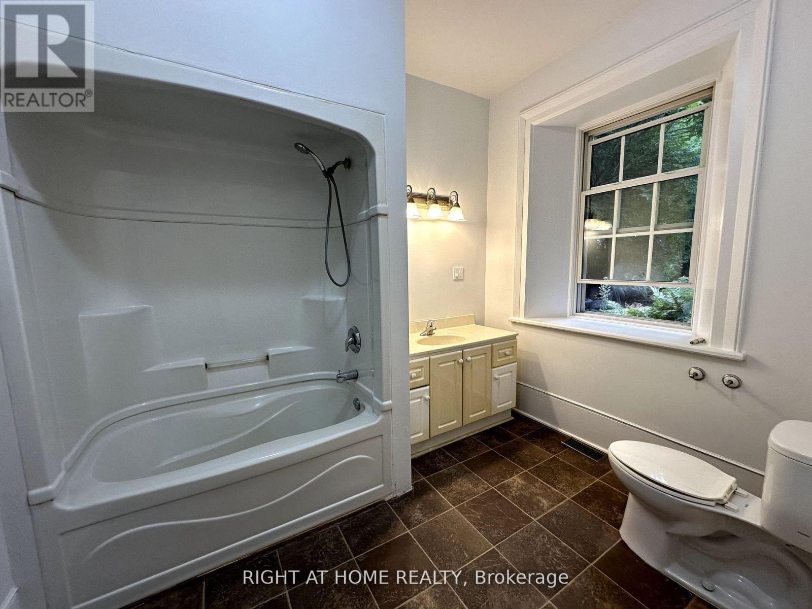 Photo 13 of 3347 Liberty Street N, Clarington ON