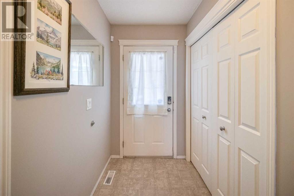 Single Family House 4 Level for Sale in    Avenue SE Applewood Park Calgary 