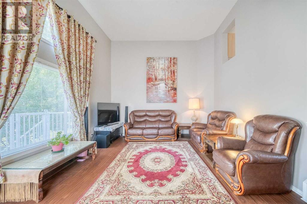 Single Family House 4 Level for Sale in    Avenue SE Applewood Park Calgary 