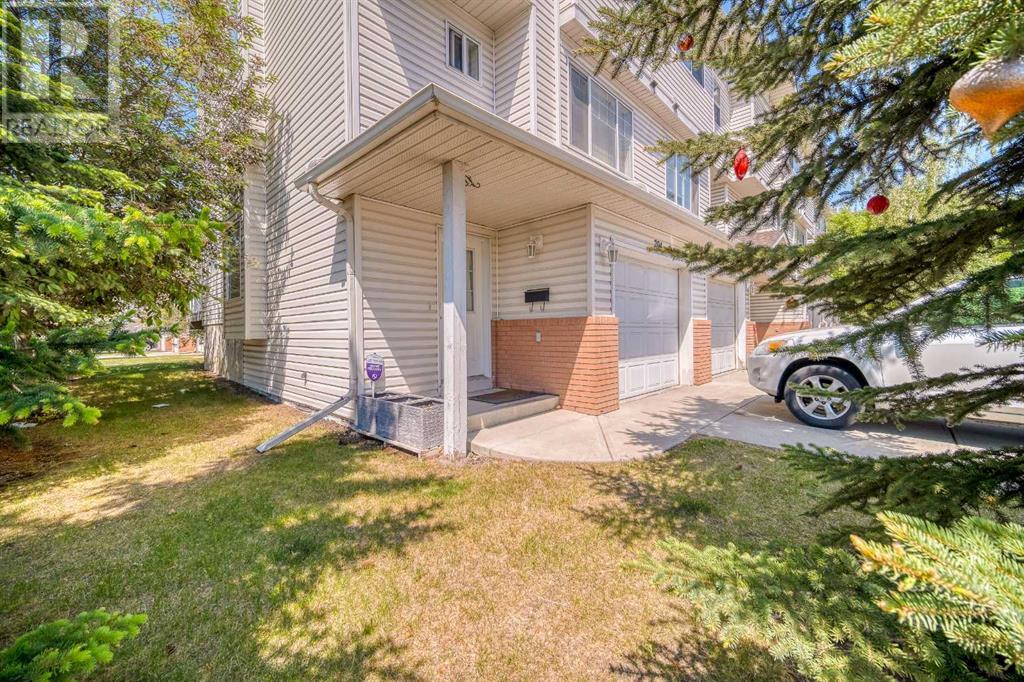 Single Family House 4 Level for Sale in    Avenue SE Applewood Park Calgary 